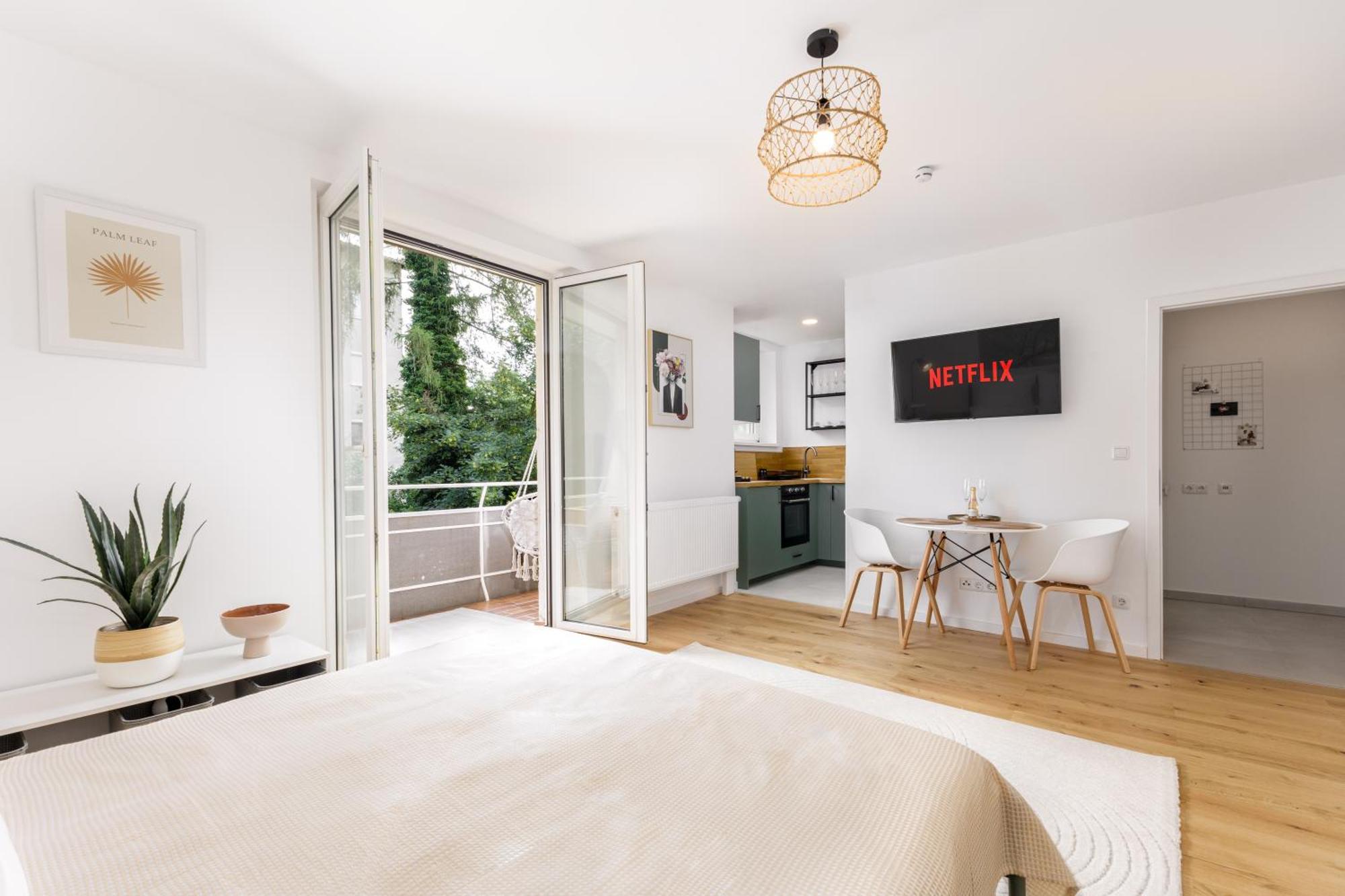 Design-Apartment In Linz Mit Netflix & Balkon Екстериор снимка